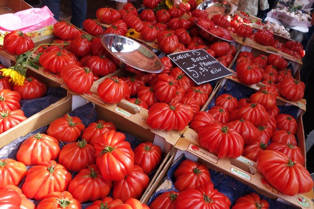 Food tour in Nice France red tomatoes